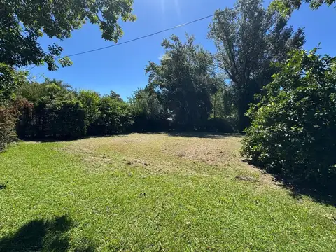 SE VENDE TERRENO EN LOS MOLINOS. UBICACION UNICA