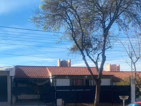 VENTA CASA 3 DORMITORIOS GODOY CRUZ
