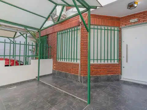 Depto Tipo Casa en Venta con 1 cocheras