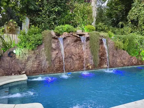 Casa Chalet  en Venta en Tigre, G.B.A. Zona Norte, Argentina