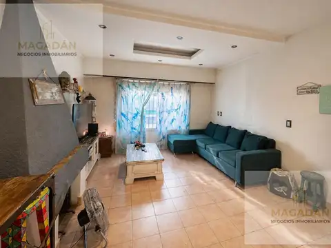 Venta - Casa 4 ambientes en Ramos Mejía - apto crédito - acepta permuta