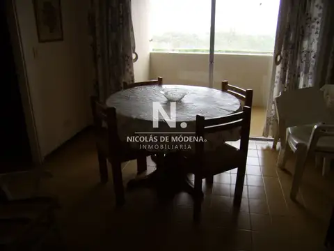 Apartamento en Roosevelt, 2 dormitorios con servicios  en venta