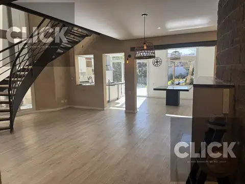 Venta - Casa 6 ambiente - Jardín y parrilla - Vicente Lopez - Olivos