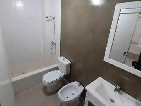 Amplio ambiente con patio - Reciclado