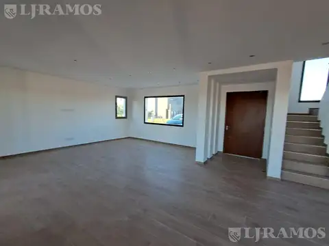 CASA EN AREA 1 SAN SEBASTIAN MB JOSE HERNANDEZ  al 6400