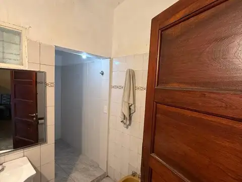 Casa 5 ambientes con 1 baño
