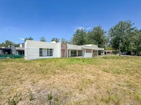 Casa en Venta con 1 cochera