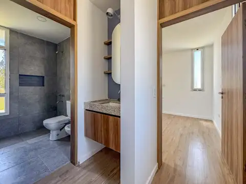 Casa 4 ambientes con 1 baño
