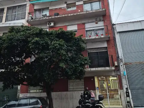 Departamento 2 ambientes impecable estado excelente ubicacion centro comercial Avellaneda