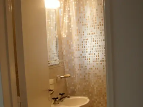 Departamento en Alquiler en Republica De La Sexta, $ 350.000