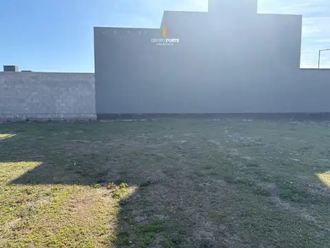 LOTE EN DOCTA AVENIDA