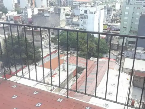 UNICO  4 o 5 AMB + DEPENDENCIA Y TERRAZA PROPIA