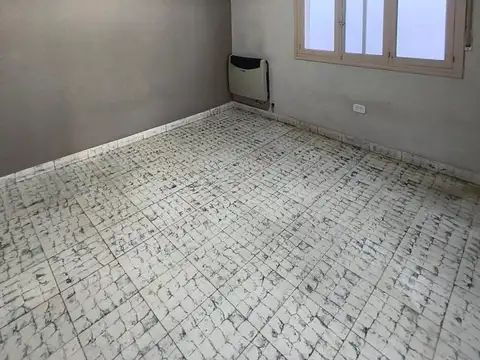 Casa 2 ambientes con 1 baño