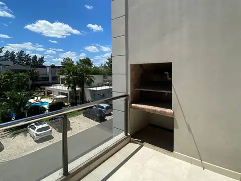 Departamento en Alquiler en Boulevard Del Sol, $ 1.200.000