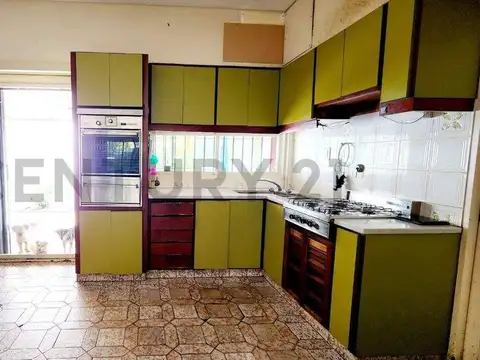 VENTA CASA 4 AMB V. SARMIENTO APTO CREDITO PERMUTA