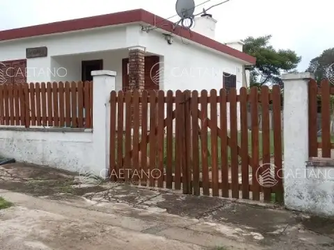 Venta Casa - 2 Dormitorios 1 baño + Monoambiente - Piriapolis