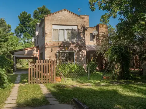 VENTA - CASA 3 DORMITORIOS - FUNES