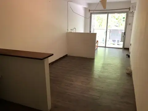 ALQUILER MONOAMBIENTE CON TERRAZA POCITOS