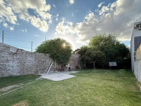 Casa en Venta en Isidro Casanova, USD 65.000
