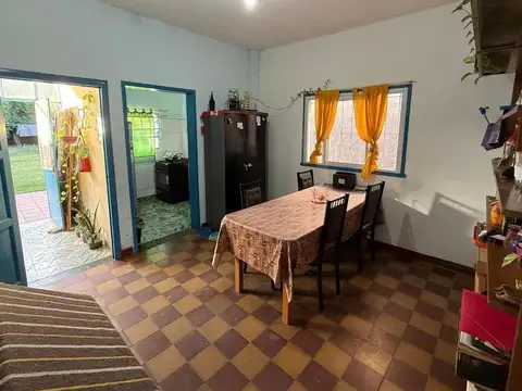 Casa 4 ambientes con 1 baño