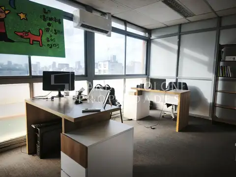 VENTA OFICINA SAN NICOLAS PISO VISTA ABIERTA EDIFICIO APOLO
