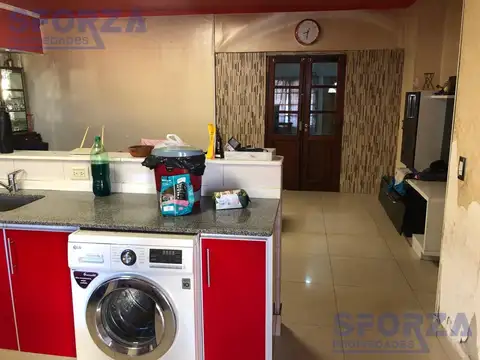 Casa 5 ambientes con 3 baños