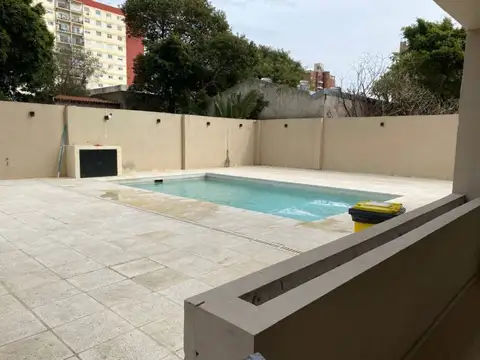 Departamento en Alquiler en Bernal, $ 600.000