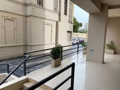 Castro Barros 100, Piso 9