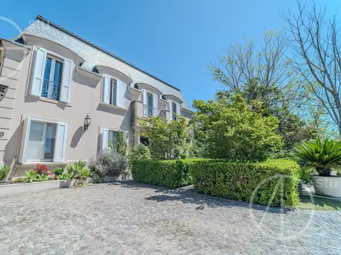 Casa en venta con 6 dormitorios al lago en Nordelta