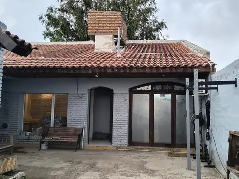 VENTA CASA 3 DORMITORIOS Bº MANZANAR CIPOLLETTI
