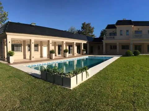 Casa en Venta en Barrio Parque Leloir, USD 890.000