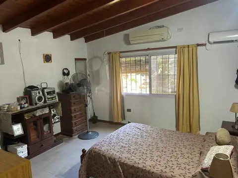 Casa 6 ambientes con 1 baño
