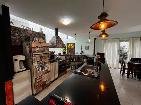 Casa en Venta con 3 cocheras