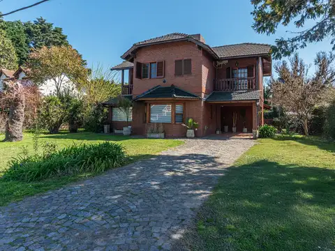 Venta casa 5 ambientes con Pileta y Amenities en La Martona, Cañuelas 