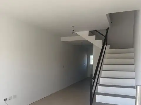 Depto Tipo Casa en Venta con 6 cocheras