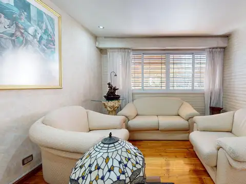 Casa 5 ambientes con 4 baños