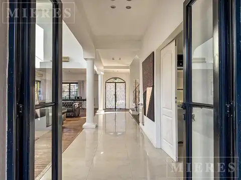 Casa 5 ambientes con 2 baños