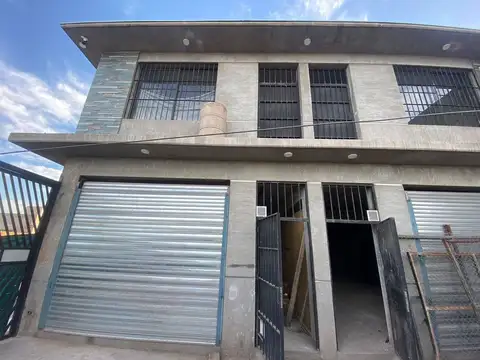 Complejo de 2 locales comerciales + 2 departamento
