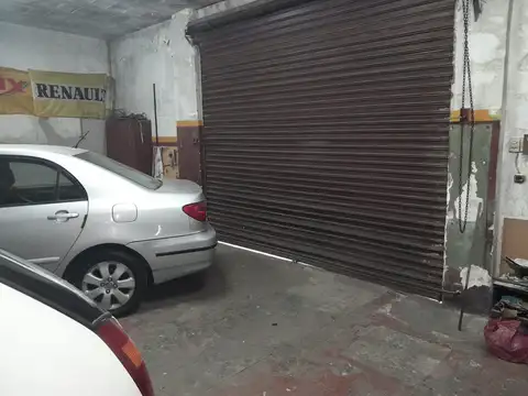 GALPON O COCHERA A MTS. AVENIDA