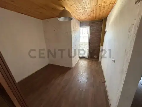 venta casa 5 amb con parque y pileta en de vicenzo pilar