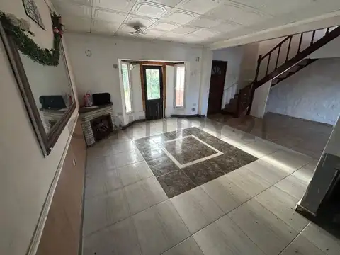 Casa 5 ambientes con 3 baños
