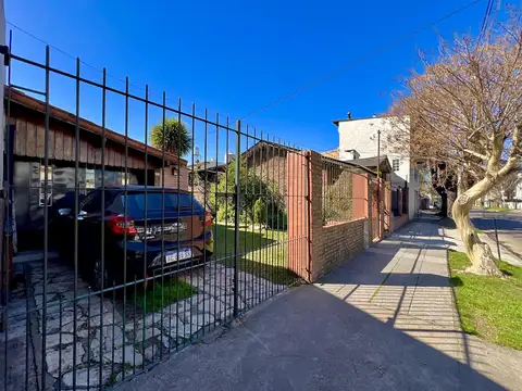 Casa en Venta de 1 Planta, Con Jardín, Quincho y Garage - Barrio Santa Rita, Boulogne