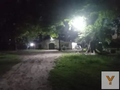Casa 6 ambientes con 2 baños