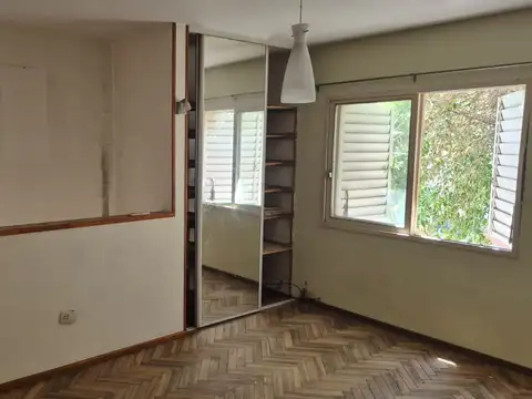 Uruguay 1700, Piso 1