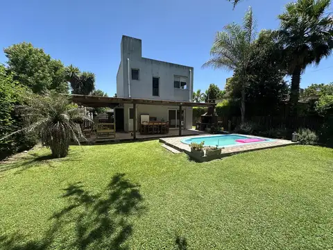 Casa en el barrio privado Jardines de Escobar