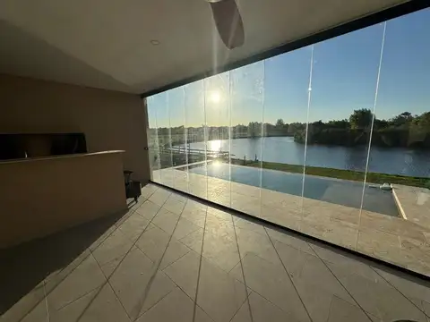 Casa 5 ambientes con 3 baños