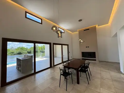 Casa en Venta en El Cazal, USD 340.000