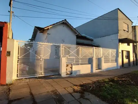 Casa en Venta en Villa Santos Tesei, USD 75.000