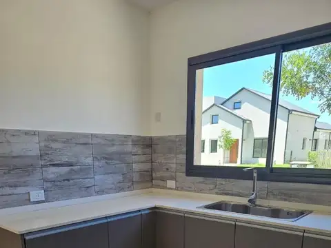 Casa en Alquiler de 3 dormitorios