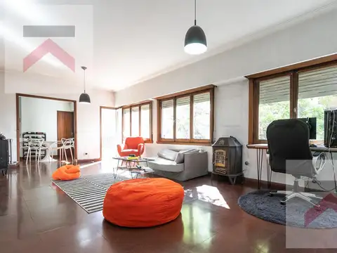 Piso de 4 amb en venta en Belgrano, apto crédito!